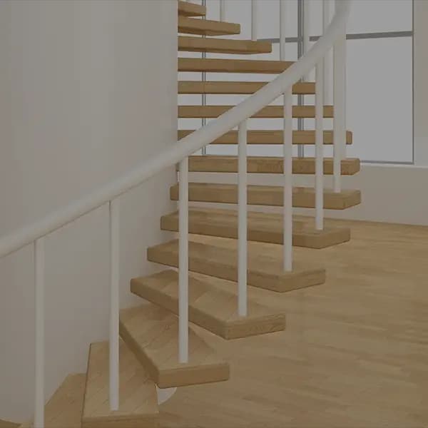 Helle Spindeltreppe aus Holz in einem weißen Raum