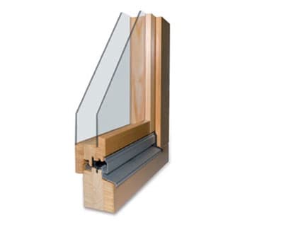 Querschnitt eines Holzfensters mit Isolierglas und sichtbarem Rahmenaufbau